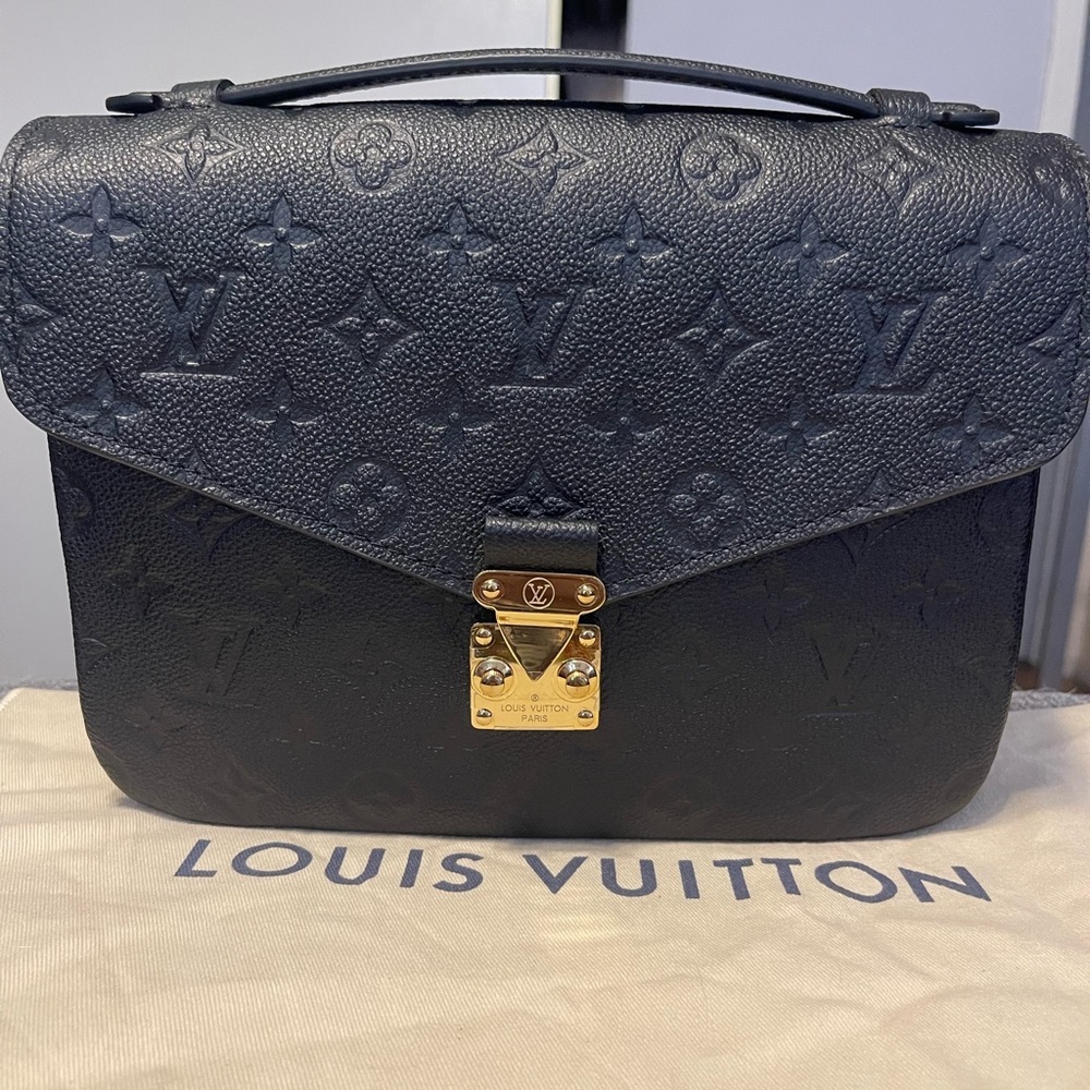 Louis Vuitton Pochette Métis Monogram Empreinte Leather
